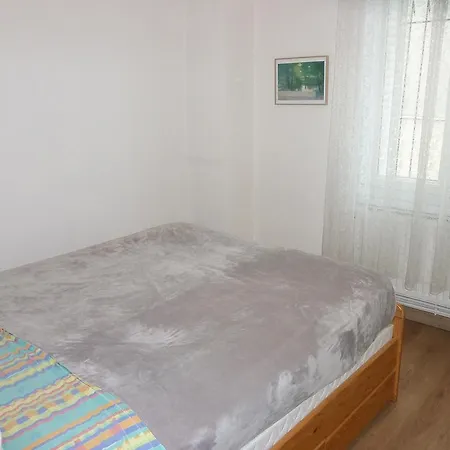 Clichy Апартаменты *