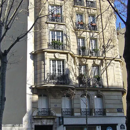 Clichy Apartment